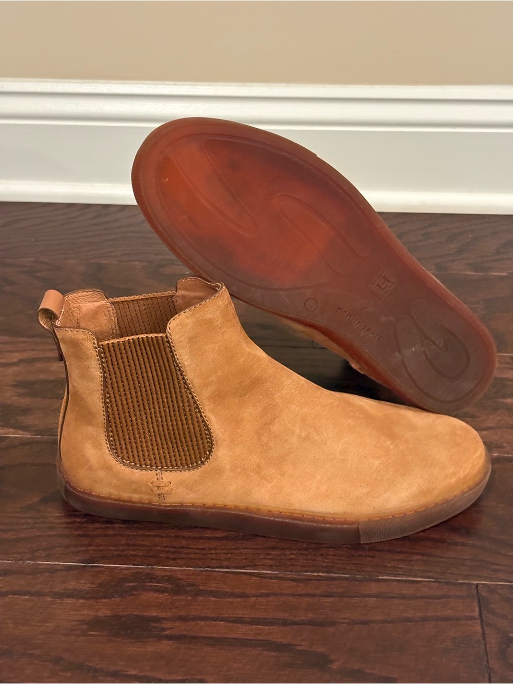 NEW Gentle Souls by Kenneth Cole Men's Nyle Chelsea Brown Boot Size US 11 No Box